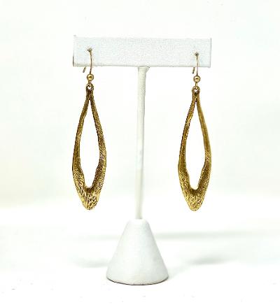 Oval Hoop Earrings in Gold