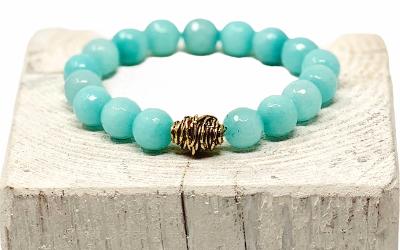 Beaded Bracelet with Gold Oval Accent Bead
